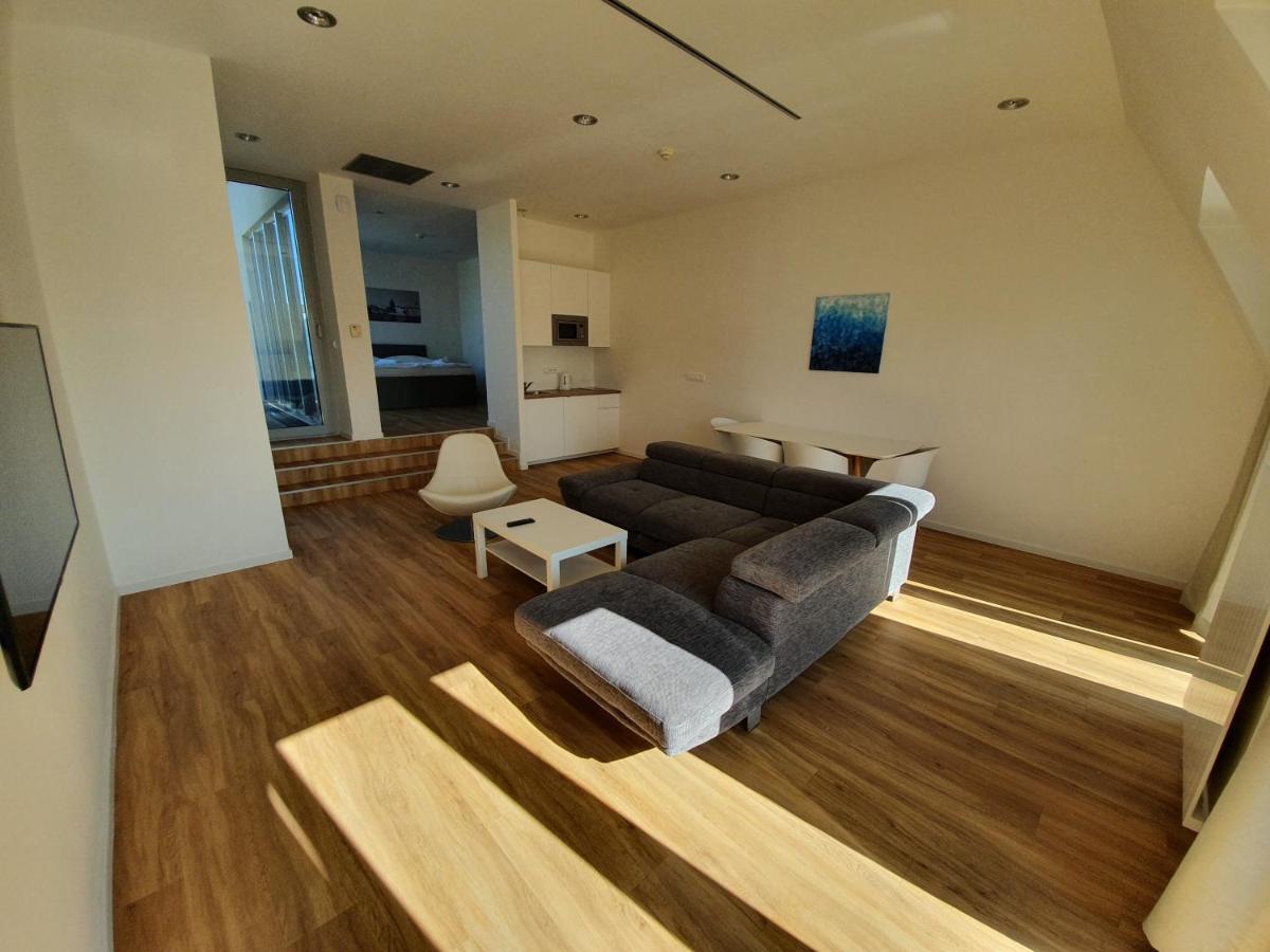 Vn17 Apartments Прага Экстерьер фото